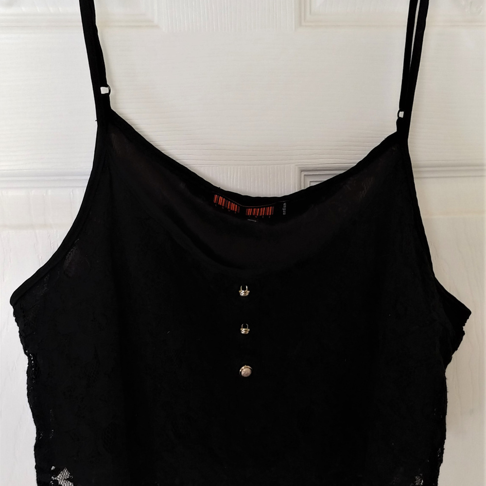 Love Tree Strappy Crop Top Blk Crochet Boho Tank